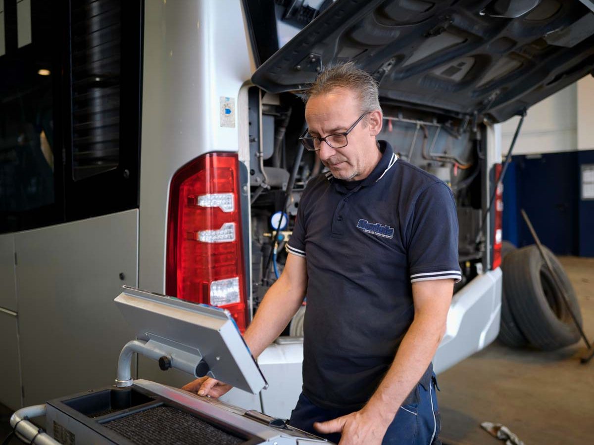 Service Wartung und Reparatur Nutzfahrzeuge Omnibus Boeckels